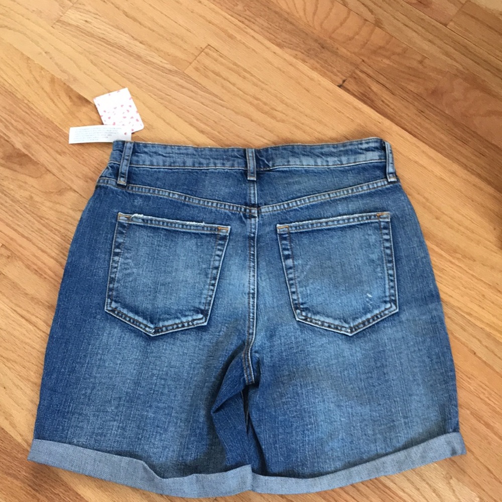 Shorts - Picture 2 of 3